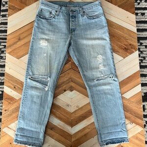 Levi Light Blue Distressed Jeans